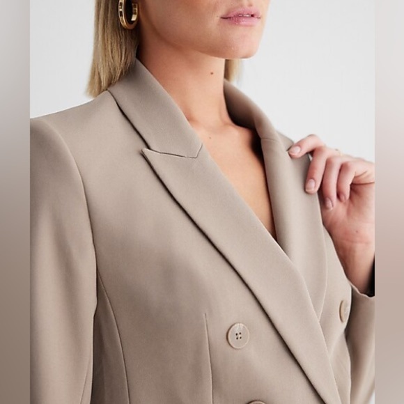 NEW Express Double Breasted Cropped Blazer Blush Taupe Size Large - Picture 2 of 13